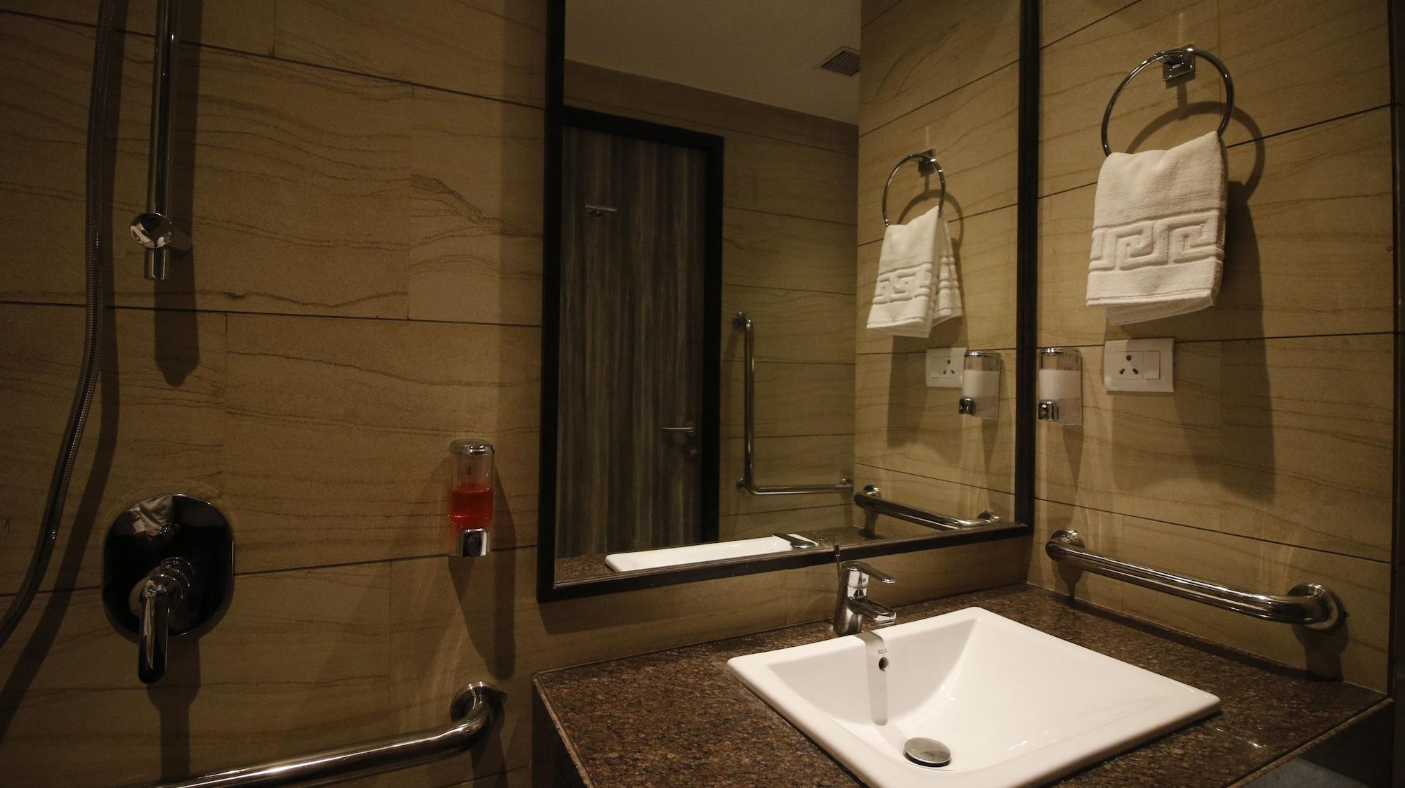 7 Apple Hotel, Vadodara Exteriör bild