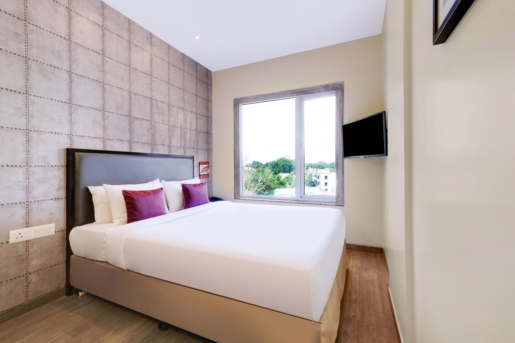 7 Apple Hotel, Vadodara Exteriör bild
