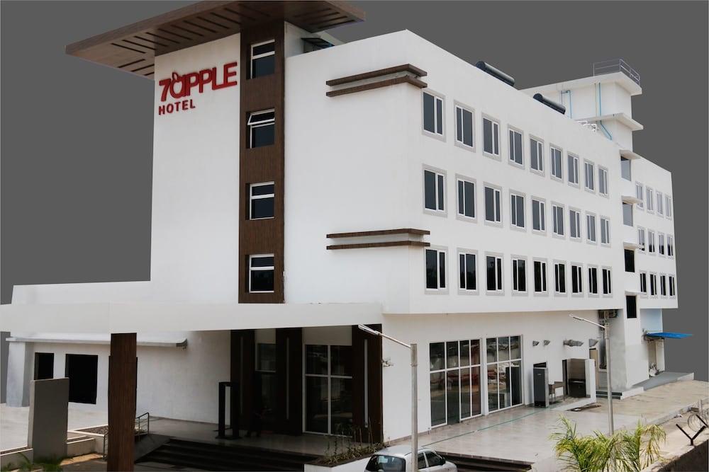 7 Apple Hotel, Vadodara Exteriör bild