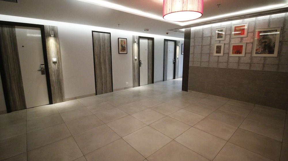 7 Apple Hotel, Vadodara Exteriör bild